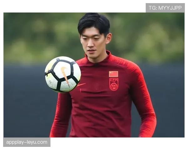 假设把颜骏凌的衣柜晒到群里，大家先不是夸球技就是在脑补价签