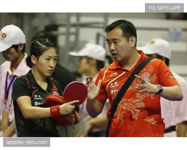 孔令辉当年住酒店连拖鞋都要自带，退役后却在澳门被拍到随手刷黑卡买表